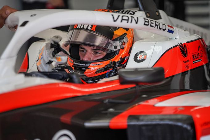 Glenn van Berlo knokt zich naar top tien posities bij Euroformula Open in Frankrijk