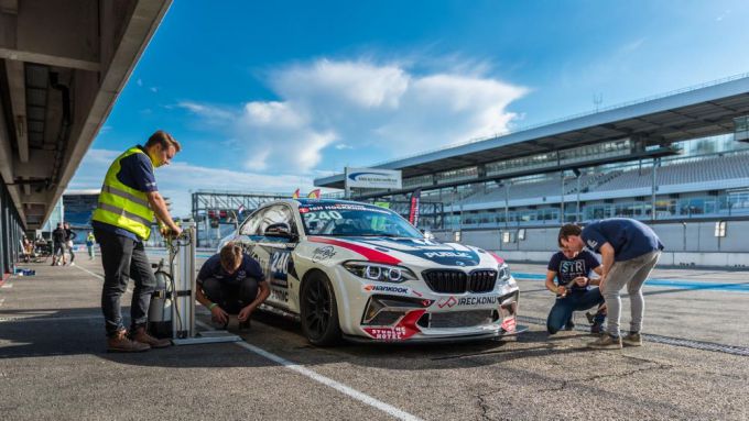 BMW_pits_16H_Hockenheimring 24H SERIES