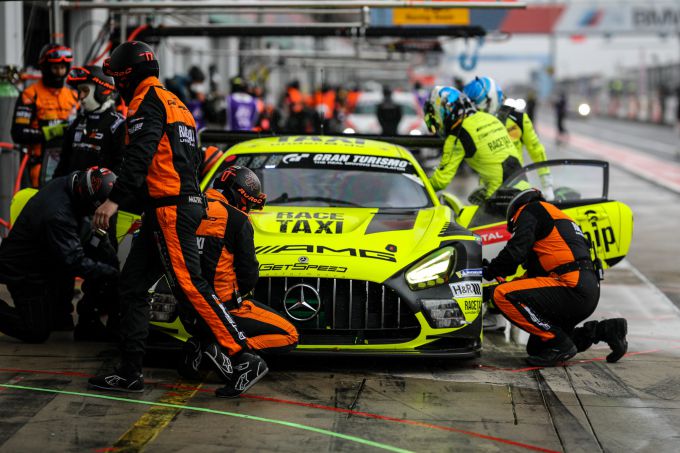 24H van de Nürburgring 2020 mercedes pitstop