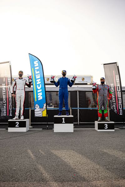 3_podium_pccbamppscbround3-zandvoortgtworldchallenge26-09-2020