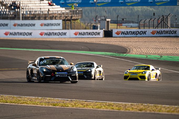 4_Porsche_Cayman_Nurburgring