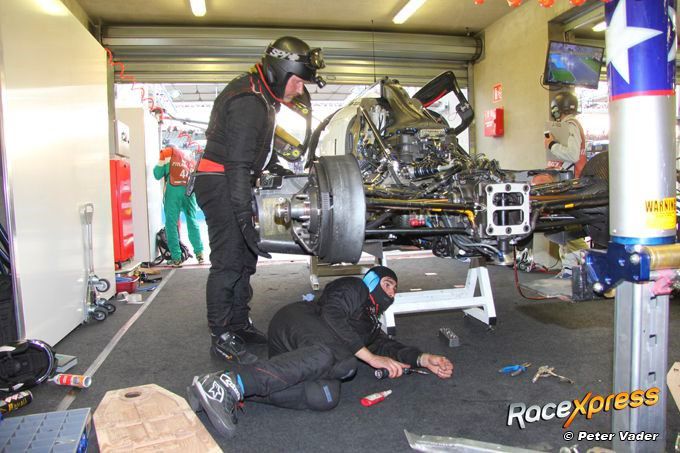 pitcrew sleutelen Le Mans 2018 Renger van der Zande DragonSpeed Oreca 07 Gibson RaceXpress foto Peter Vader