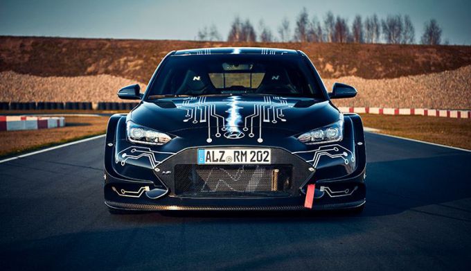 Hyundai RM20e, prototype raceauto met midscheeps geplaatste elektromotor, voorbode volgende generatie Hyundai N Performance
