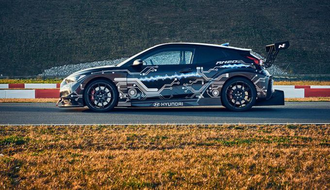 Hyundai RM20e, prototype raceauto met midscheeps geplaatste elektromotor, voorbode volgende generatie Hyundai N Performance