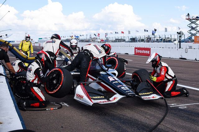 Rookie-kampioen Rinus van Kalmhout pitstop