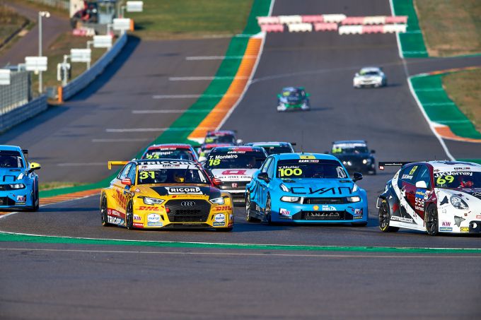 500ste toerwagenrace van Tom Coronel