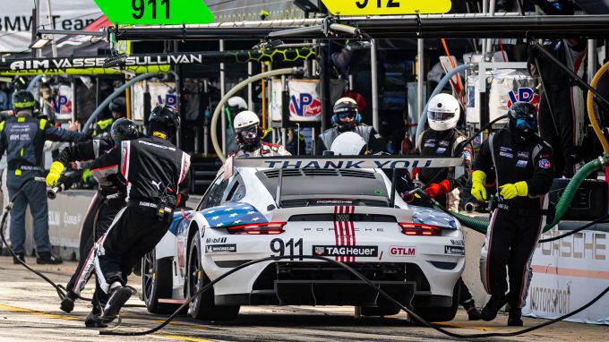 USA_Porsche_thank_you_farewell_pitstop