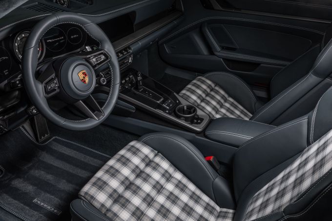 8 gelimiteerde Porsche 911 Carrera 4S Ben Pon jr