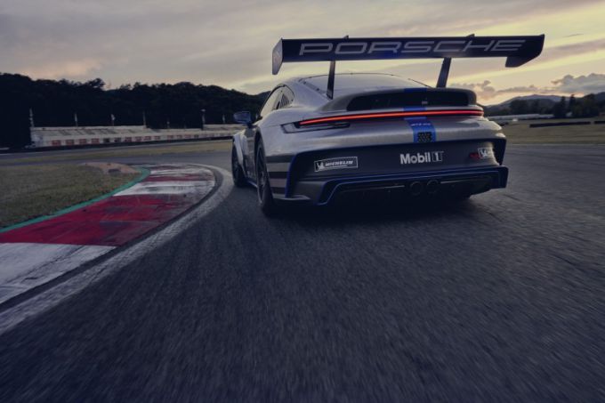 Nog krachtiger, sneller én spectaculairder: nieuwe 911 GT3 Cup