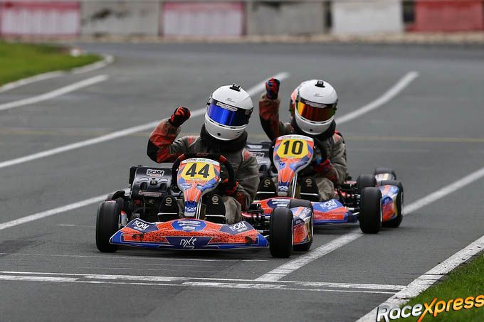 Kartende tweeling Kyan en Luca Klijzing