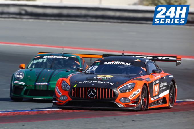 24H Dubai Nr19_De_Jong-de_Jong-de_Heus-van_Lagen_Mercedes-AMG_GT3