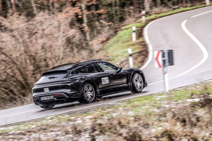 3_porschetaycancrossturismo8