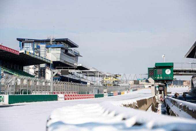 Porsche besneeuwd Le Mans circuit 5