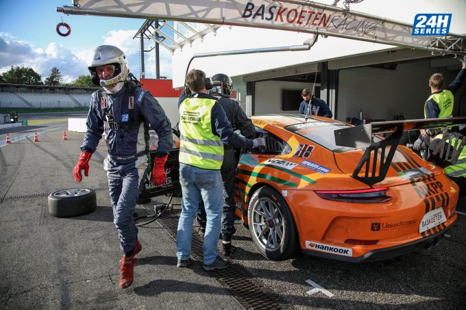 24H SERIES Hockenheim 2021 Bas Koeten pitstop