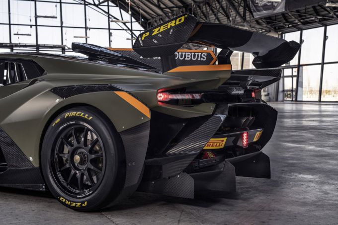 Lamborghini-huracan-super-trof-rear