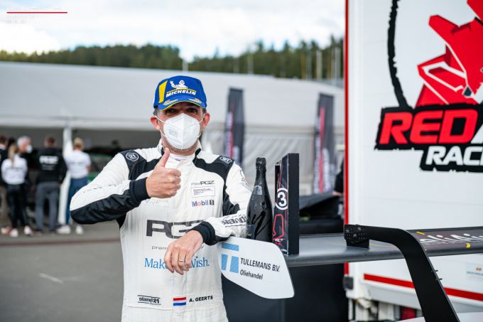 PGZ_Ad_Geerts_duimpje_pccb-round-2-elms-red-bull-ring