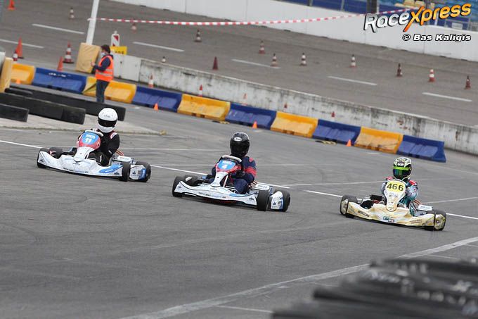 Electric Kart Series senior close racing