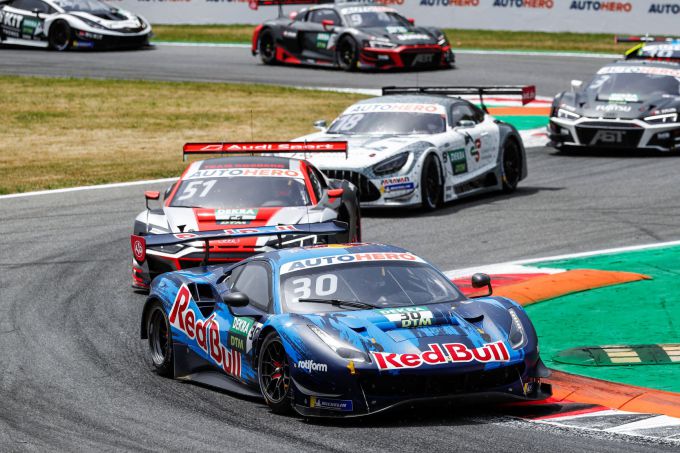 Sieg_im_Red_Bull-Ferrari_Liam_Lawson_NZL