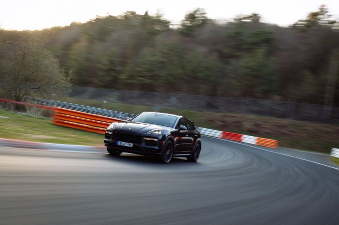 Cayenne breekt record op Nürburgring-Nordschleife 4