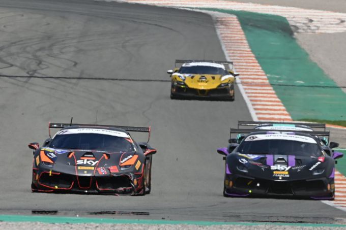 Ferrari Challenge Trofeo Pirelli circuit van Ricardo Tormo in Valencia Roger Grouwels 9