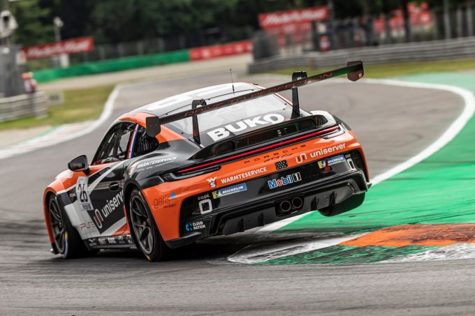Monza Larry ten Voorde vliegen