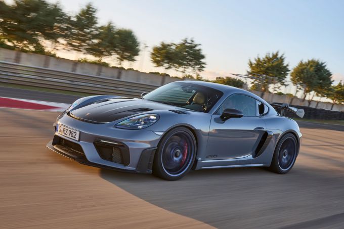 Porsche 718 Cayman GT4 RS: bomvol Rennsport-genen