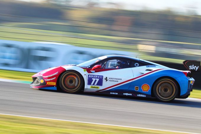 3_RaceArt_Mugello_actie_zijkant