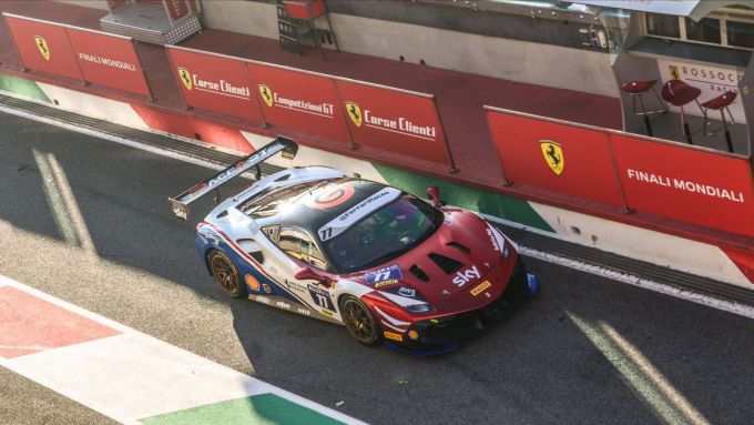 4_RaceArt_Mugello_bovenaf_pitstraat