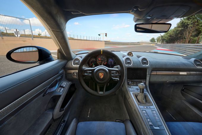 4_Porsche_Cayman_GT4_bomvol_Rennsport_genen_769-032c