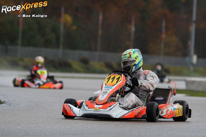 Gil Mertens kampioen in de schakelkarts