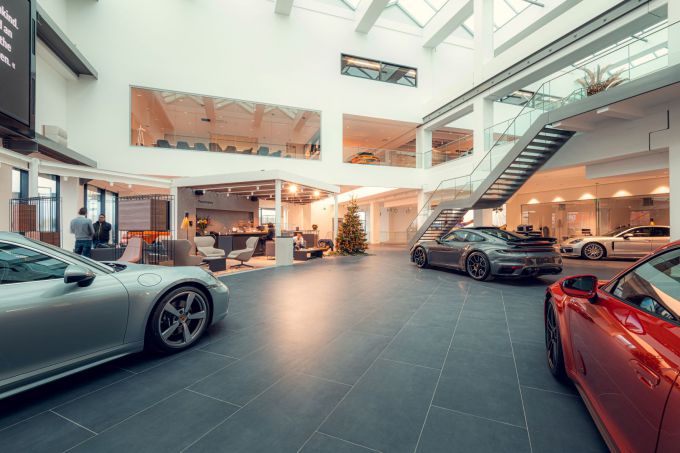 Porsche_showroom_header_carportrotterdamnull