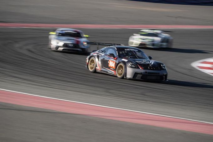 24H Dubai 2022 Porsche Red Ant Luc Vanderfeesten