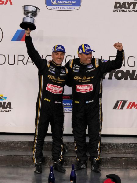 Roy Block en Tim Lewis winnaars met de Alfa Romeo Giulietta Veloce TCR