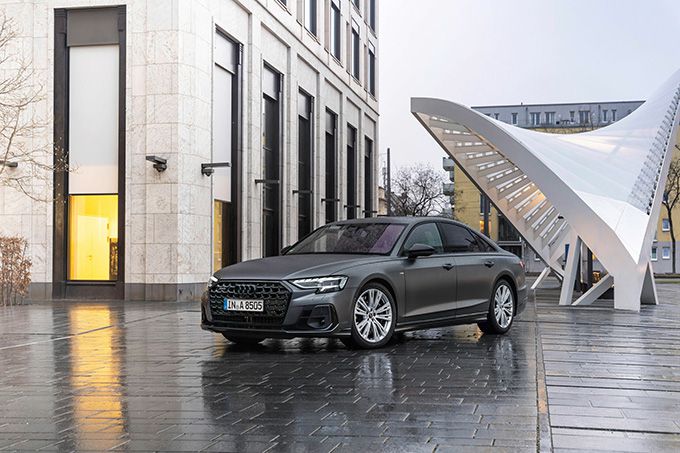 Audi A8 Grijs