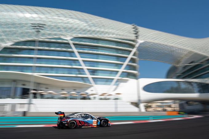 Walkenhorst_BMW_Yas_Marina_circuit_track