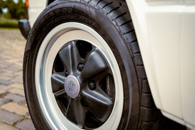 B32, über-Transporters die door Porsche 7
