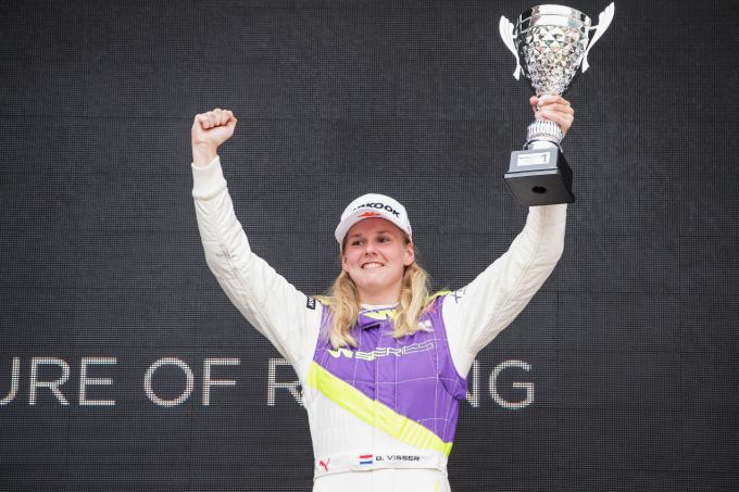 LIVESTREAM W Series: Bekijk hier Beitske Visser in de W Series die vertrekt van pole