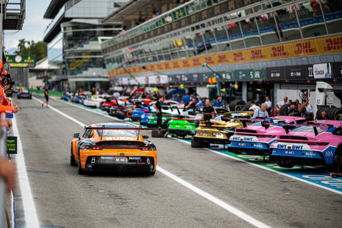 Porsche Mobil 1 Supercup 2022 @ Monza Team_GP_Elite pitstraat