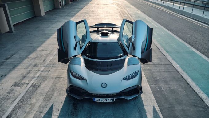 Mercedes_Project_ONE_hypercar 4