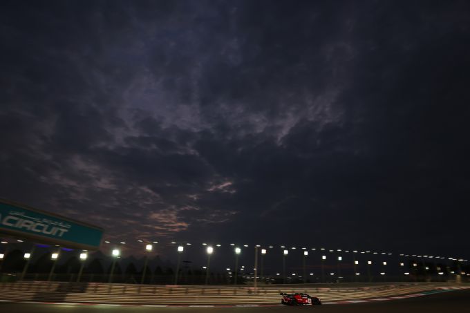 Gulf_12_Hours_sfeer_nacht