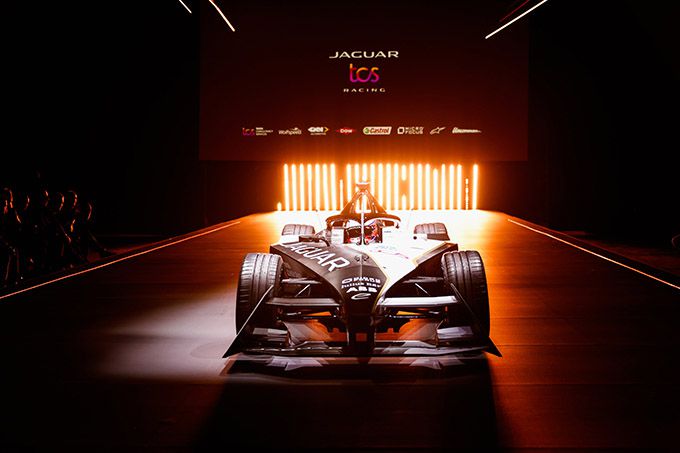Jaguar I-type 6