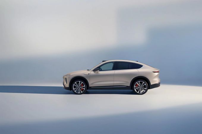 NIO EC7