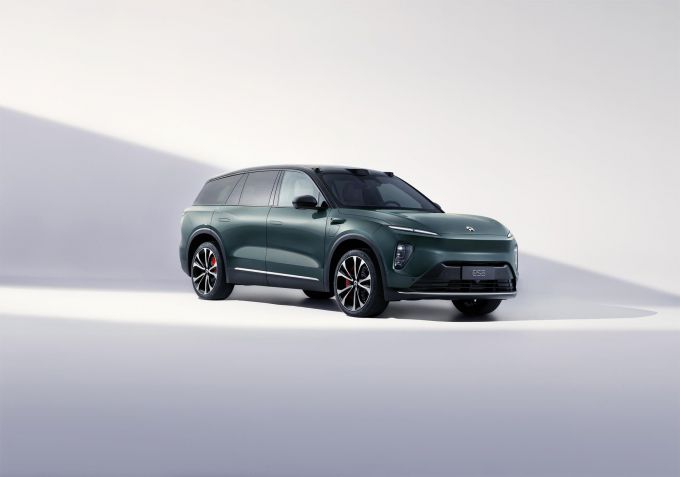 NIO ES8