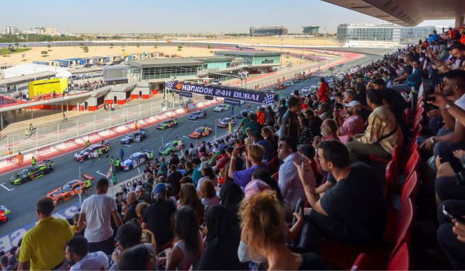 24H_Dubai_2023_Tribune_startopstelling