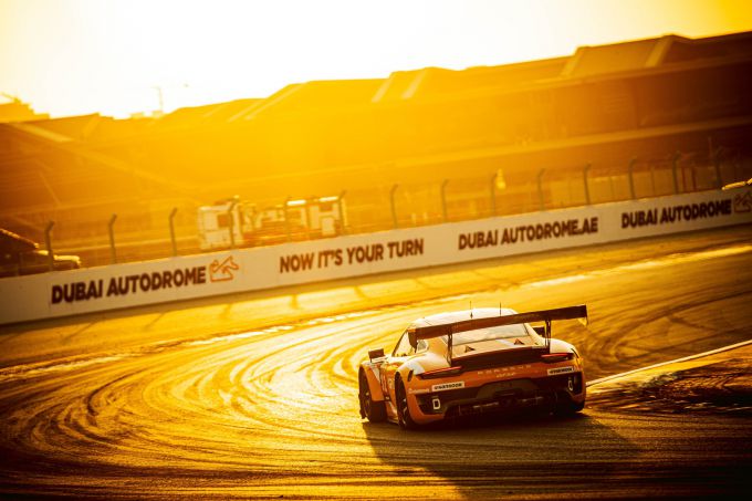 24H of Dubai 2023 Team GP Elite Porsche GT3 R Nr32 Lucas Groeneveld Jesse en Daan van Kuijk en Thierry Vermeulen foto 15