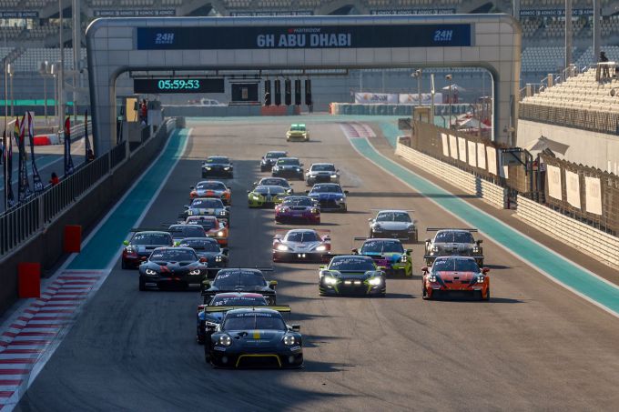 24H SERIES 2023 Hankook 6 Hours ABU DHABI foto 3 startveld