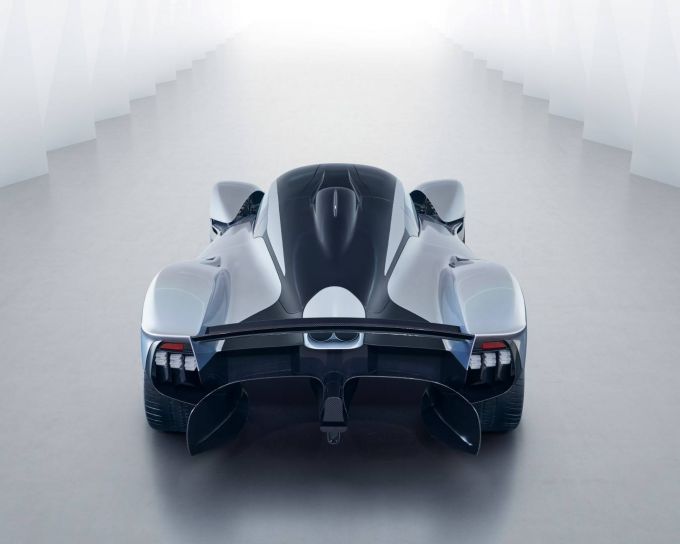 Aston Martin Valkyrie 3