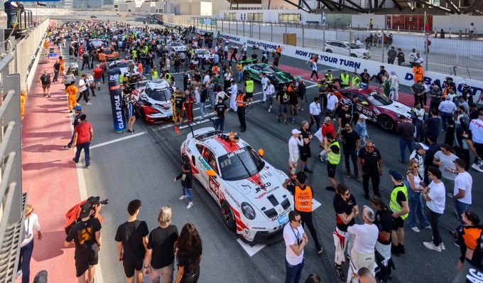 24H Dubai 2023 FACH Auto grid