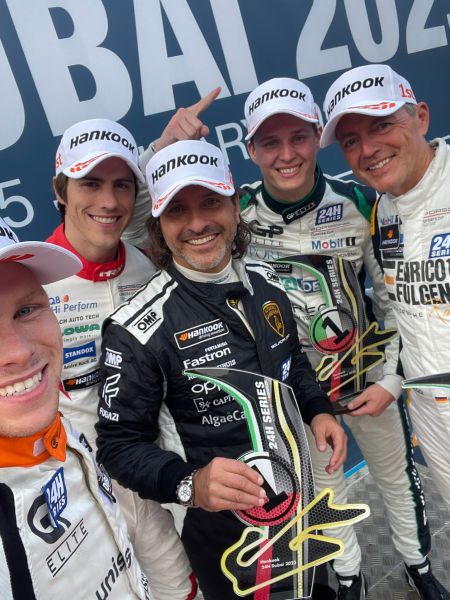 Larry_ten_Voorde_podium_FACH_teamleden