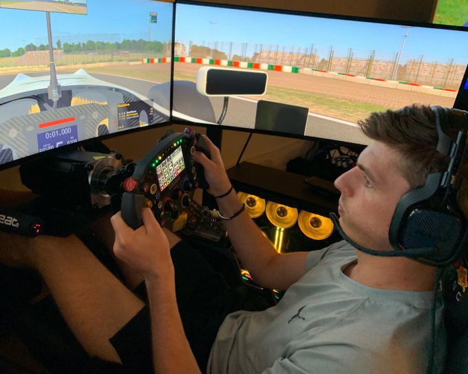 Max Verstappen SIM Racing